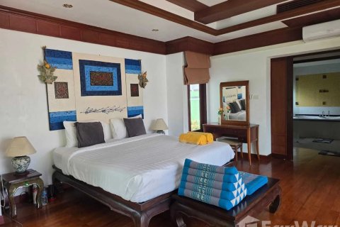 Villa in Phuket, Thailand 4 bedrooms № 169082 - photo 14