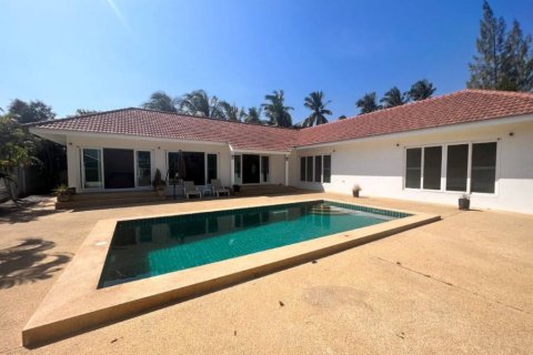 Villa in Sam Roi Yot, Thailand 3 bedrooms № 157428