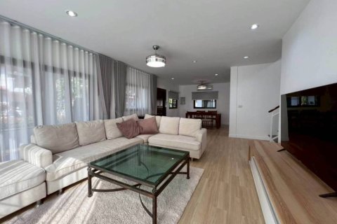 House in Sattahip, Thailand 3 bedrooms № 157432 - photo 2