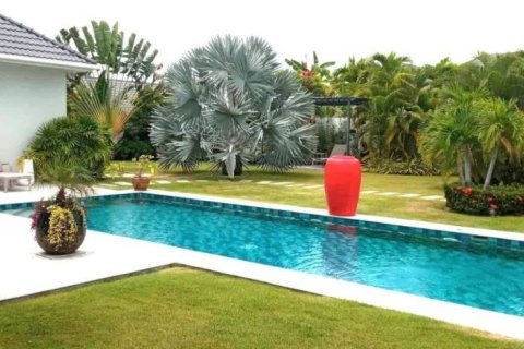 Villa in Hua Hin, Thailand 3 bedrooms № 157429 - photo 2