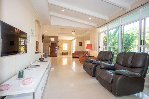 House in Chiang Mai, Thailand 4 bedrooms № 121747 - photo 12