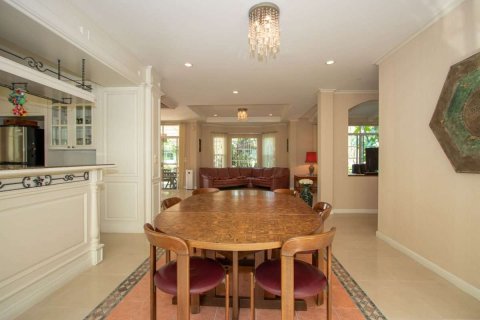 House in Chiang Mai, Thailand 4 bedrooms № 121747 - photo 2