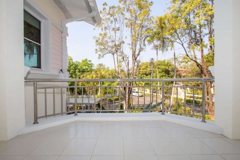 House in Chiang Mai, Thailand 4 bedrooms № 121747 - photo 14