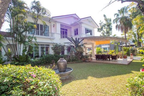 House in Chiang Mai, Thailand 4 bedrooms № 121747 - photo 1