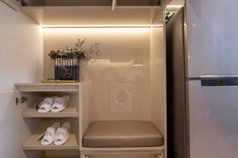 Condo in Thonburi, Bangkok, Thailand, 1 bedroom  № 166905 - photo 8