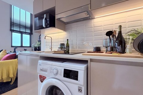 Condo à Thonburi, Bangkok, Thaïlande, 1 chambre  № 166905 - photo 12