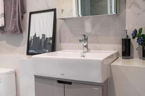 Condo in Thonburi, Bangkok, Thailand, 1 bedroom  № 166905 - photo 28