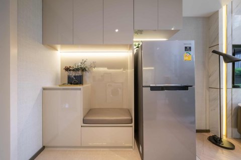 Condo in Thonburi, Bangkok, Thailand, 1 bedroom  № 166905 - photo 4