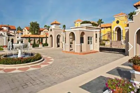 Кондоминиум с 3 спальнями в Банг Каео, Таиланд № 154891 - фото 1