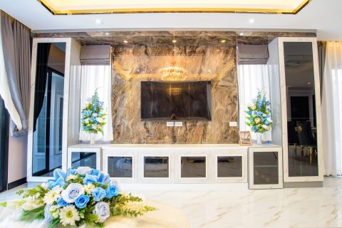 House in Pattaya, Thailand 4 bedrooms № 154895 - photo 26