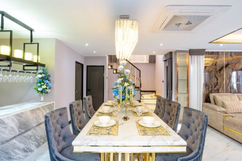 House in Pattaya, Thailand 4 bedrooms № 154895 - photo 27