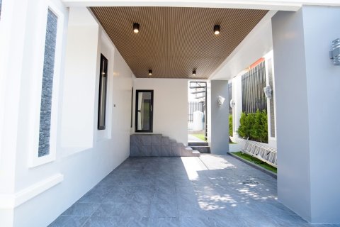 House in Pattaya, Thailand 4 bedrooms № 154895 - photo 6