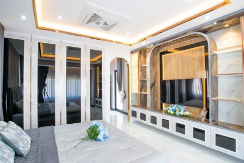 House in Pattaya, Thailand 4 bedrooms № 154895 - photo 15