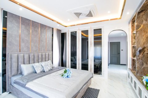House in Pattaya, Thailand 4 bedrooms № 154895 - photo 16