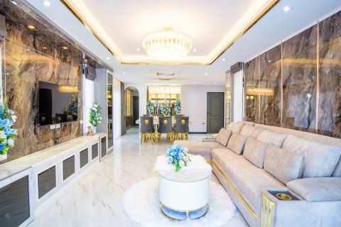 House in Pattaya, Thailand 4 bedrooms № 154895 - photo 7