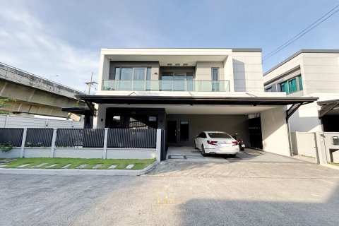 Maison à Pathum Thani, Thaïlande 4 chambres № 154892 - photo 13