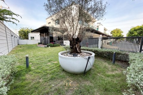 Maison à Pathum Thani, Thaïlande 4 chambres № 154892 - photo 2