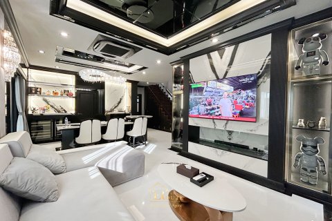 Maison à Pathum Thani, Thaïlande 4 chambres № 154892 - photo 8