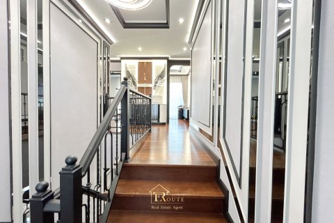 Maison à Pathum Thani, Thaïlande 4 chambres № 154892 - photo 30