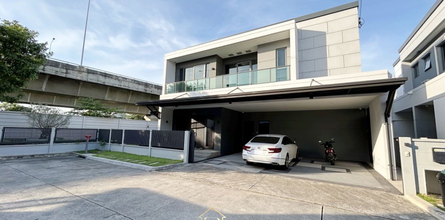 Maison à Pathum Thani, Thaïlande 4 chambres № 154892