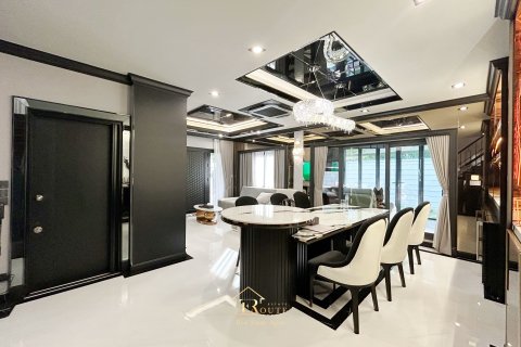 Maison à Pathum Thani, Thaïlande 4 chambres № 154892 - photo 12