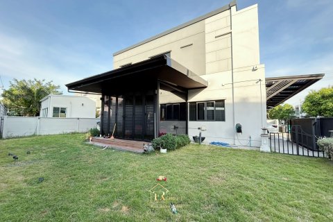 Maison à Pathum Thani, Thaïlande 4 chambres № 154892 - photo 3