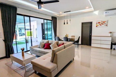 House in Hua Hin, Thailand 3 bedrooms № 154897 - photo 19