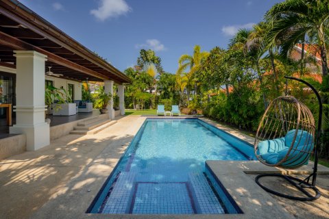 Villa in Hua Hin, Thailand 4 bedrooms № 145939 - photo 9