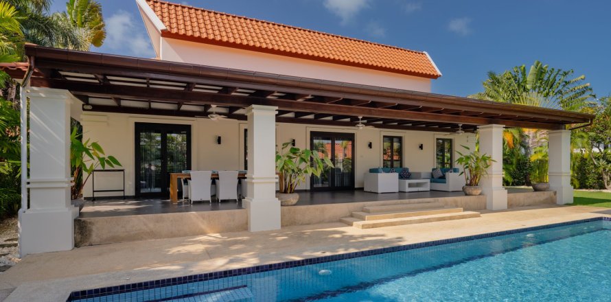 Villa in Hua Hin, Thailand 4 bedrooms № 145939