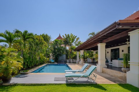 Villa in Hua Hin, Thailand 4 bedrooms № 145939 - photo 14
