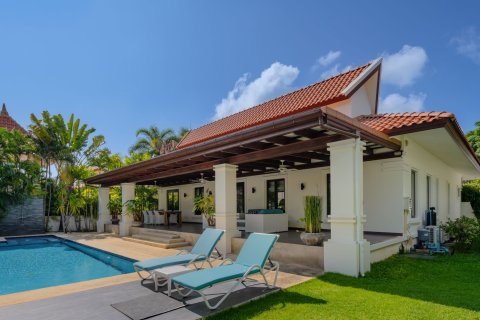 Villa in Hua Hin, Thailand 4 bedrooms № 145939 - photo 13