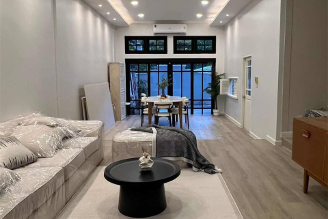Townhouse in Bangkok, Thailand 6 bedrooms № 190457 - photo 12