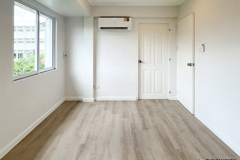 Townhouse in Bangkok, Thailand 6 bedrooms № 190457 - photo 3
