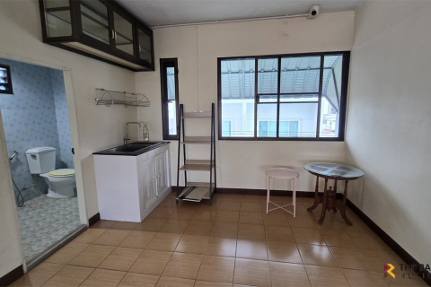 Townhouse in Bangkok, Thailand 4 bedrooms № 190453 - photo 16