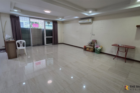 Townhouse in Bangkok, Thailand 4 bedrooms № 190453 - photo 13