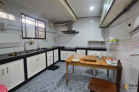 Townhouse in Bangkok, Thailand 4 bedrooms № 190453 - photo 3
