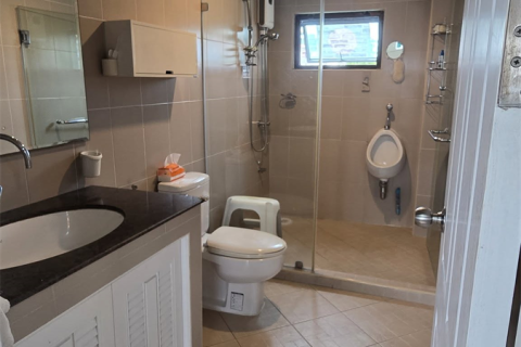 Townhouse in Bangkok, Thailand 4 bedrooms № 190453 - photo 17