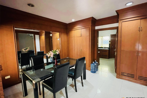 Townhouse in Bangkok, Thailand 4 bedrooms № 190451 - photo 2