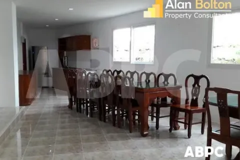 Casa de 4 dormitorios en Pattaya, Tailandia № 212065 - foto 8