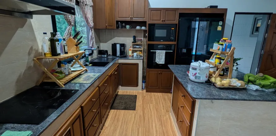 House in Mae Chan, Thailand 3 bedrooms № 160377