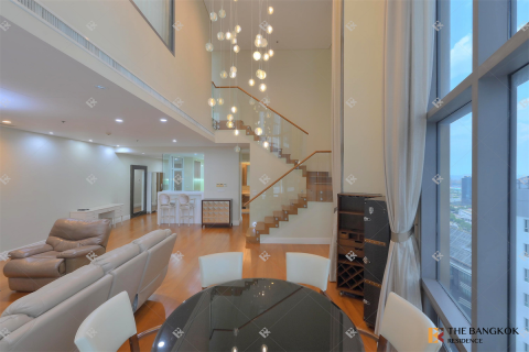 Condo in Bangkok, Thailand, 3 bedrooms № 210205 - photo 4