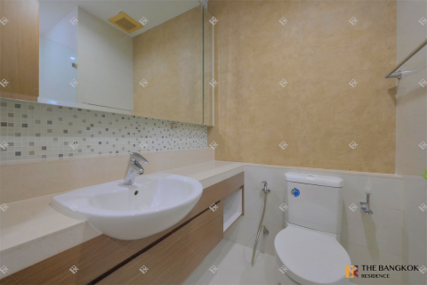 Condo in Bangkok, Thailand, 3 bedrooms № 210205 - photo 6