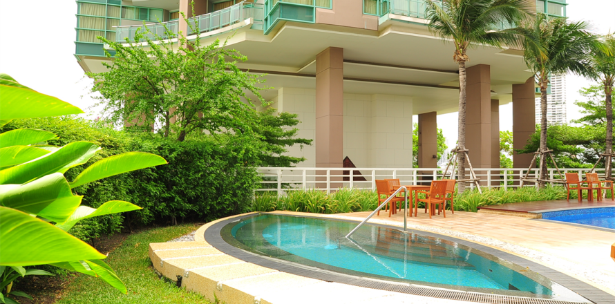 Condo à Bangkok, Thaïlande, 5 chambres № 210204