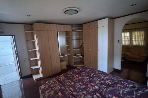 House in Thawi Watthana, Bangkok, Thailand 4 bedrooms № 154368 - photo 18