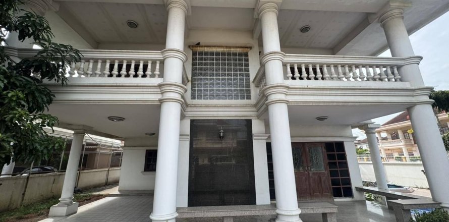 House in Thawi Watthana, Bangkok, Thailand 4 bedrooms № 154368