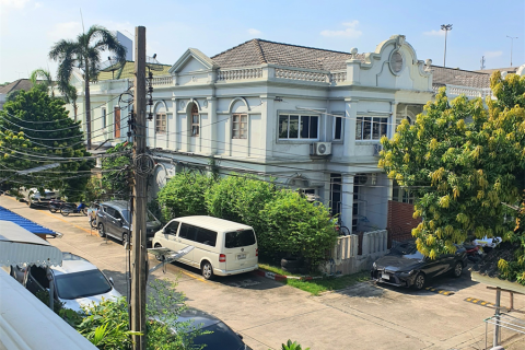 Townhouse in Bangkok, Thailand 5 bedrooms № 189573