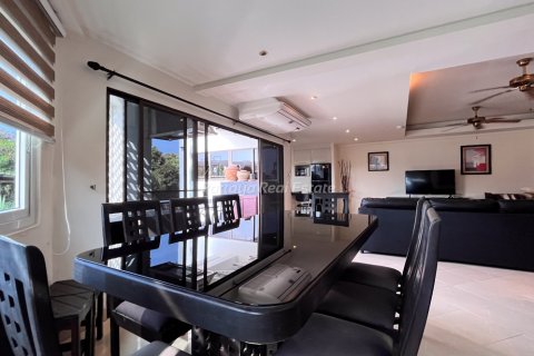 Condo in Pattaya, Thailand, 2 bedrooms  № 156763 - photo 5