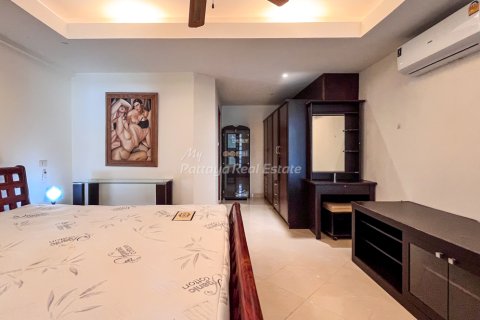 Condo in Pattaya, Thailand, 2 bedrooms  № 156763 - photo 12