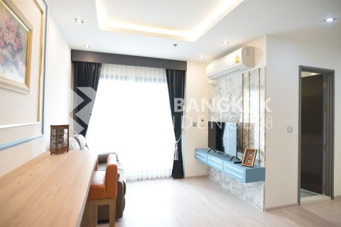 Condo in Bangkok, Thailand, 2 bedrooms  № 184275 - photo 2