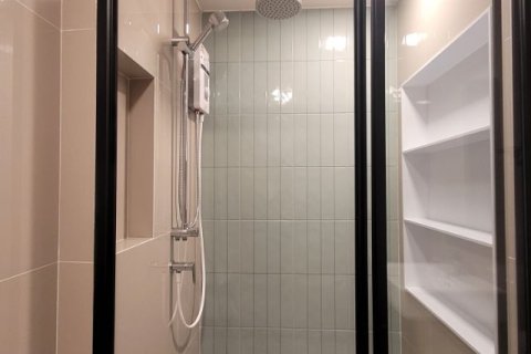 Кондоминиум с 2 спальнями в Кхлонг Сане, Бангкок, Таиланд № 158247 - фото 8
